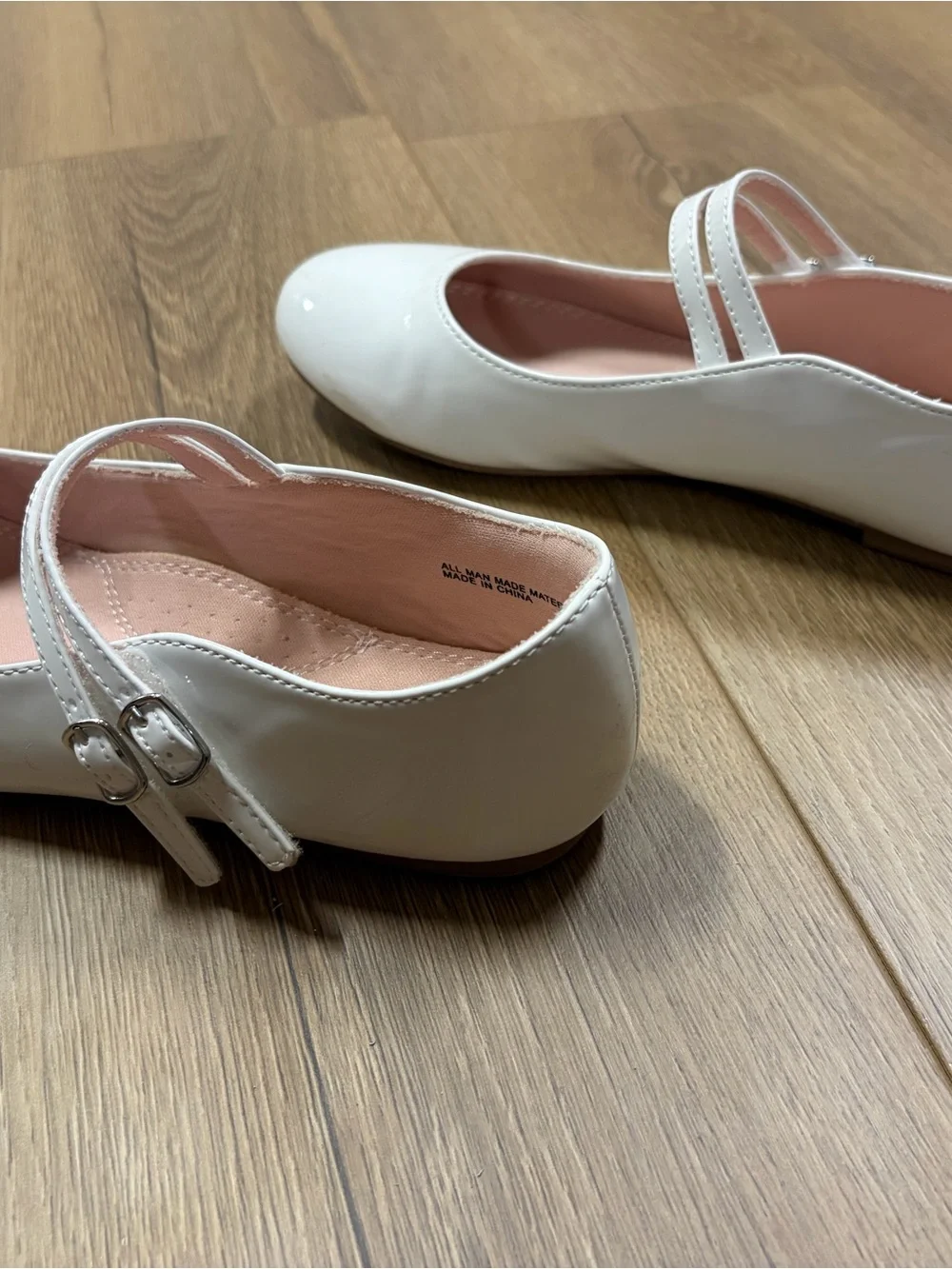Girls White Patent Mary Jane Dress Shoes